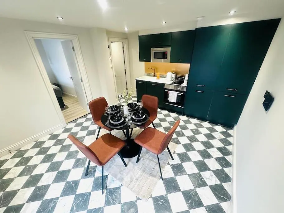 London 99 Apartment, Top Trendy Location D 0*,  United Kingdom
